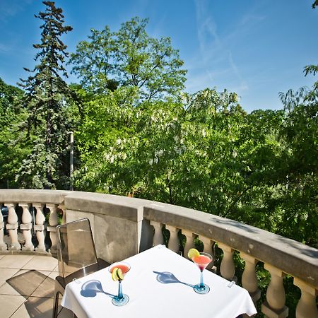 Platinum Palace Boutique Hotel & Spa Wroclaw Exterior photo The terrace