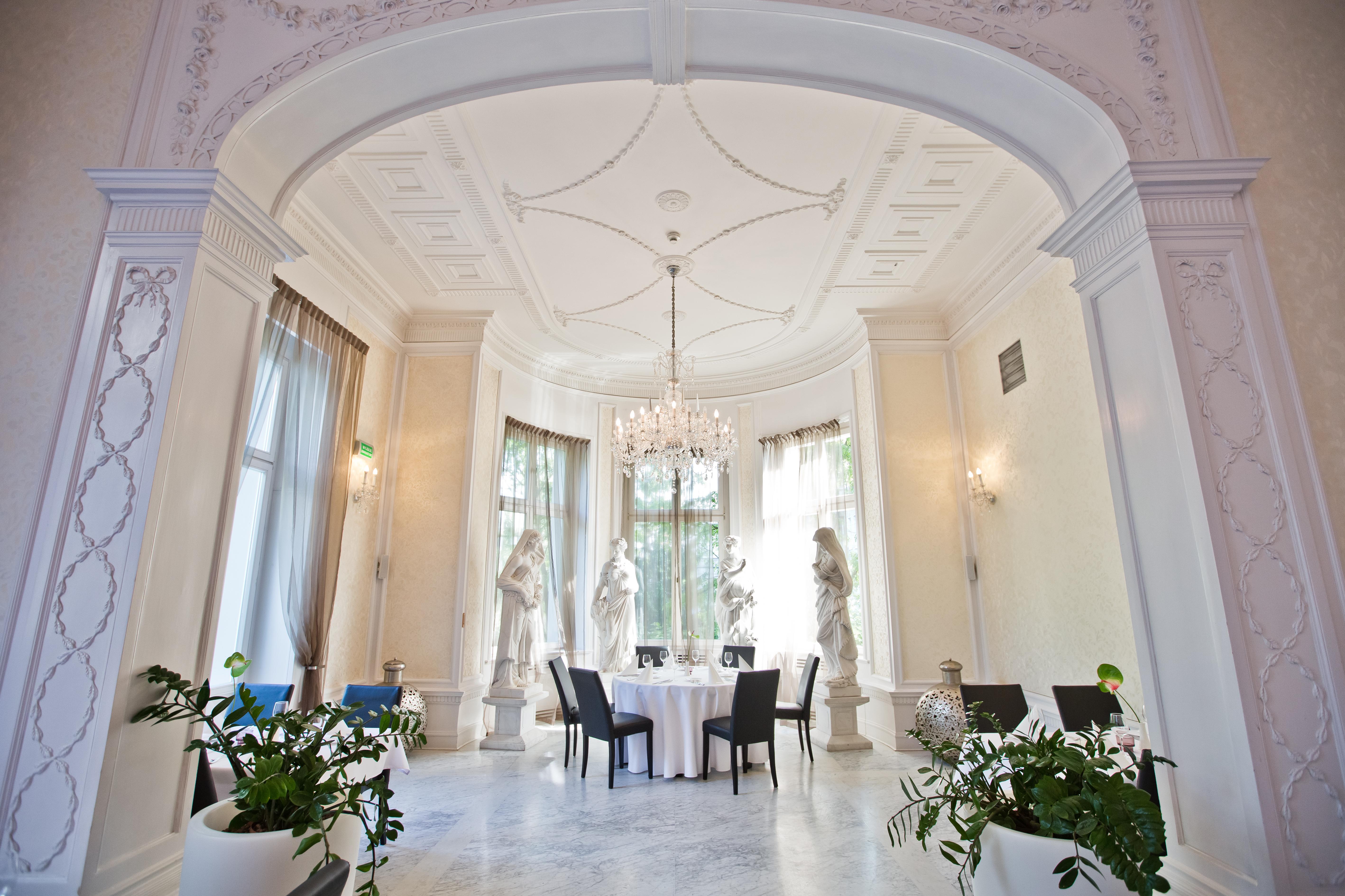 Platinum Palace Boutique Hotel & Spa Wroclaw Exterior photo The interior of the restaurant