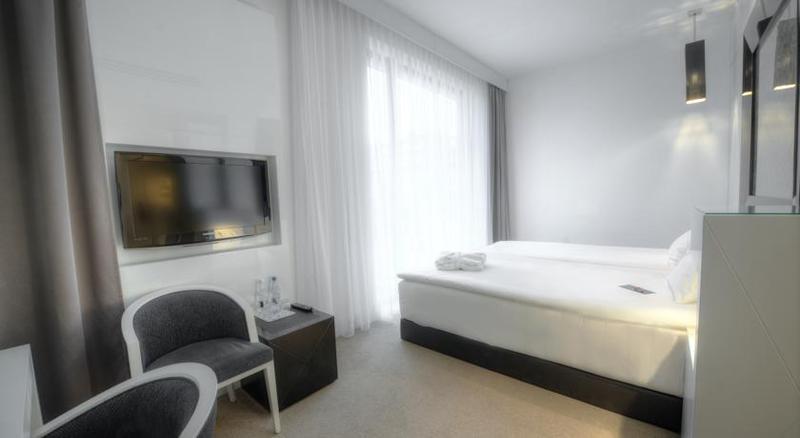 Platinum Palace Boutique Hotel & Spa Wroclaw Exterior photo A room at the hotel
