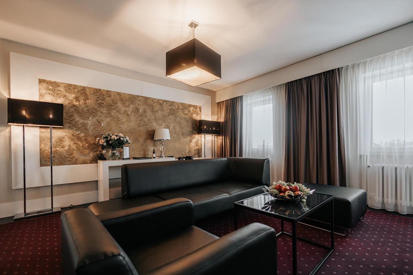 Platinum Palace Boutique Hotel & Spa Wroclaw Exterior photo Suite
