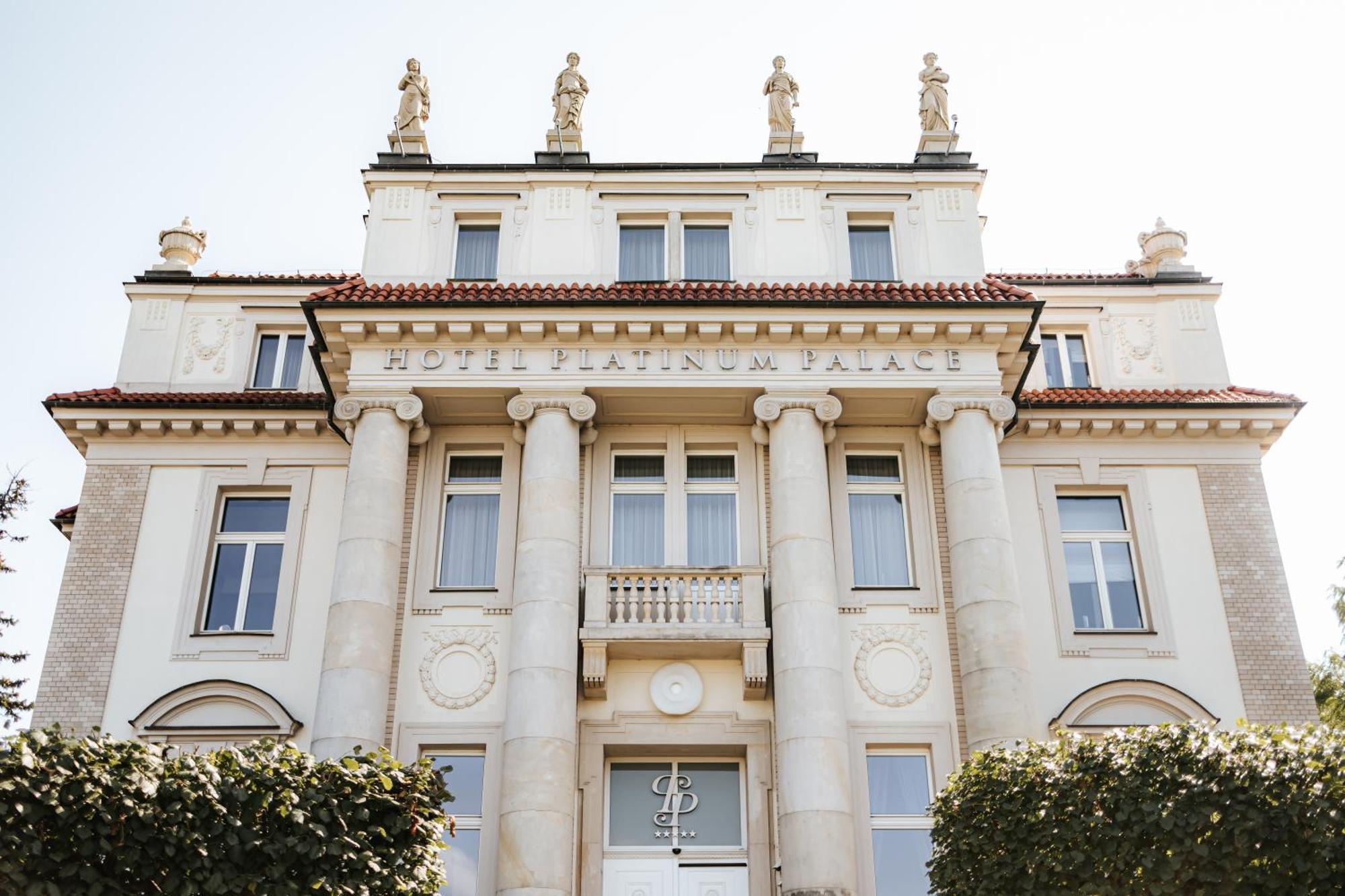 Platinum Palace Boutique Hotel & Spa Wroclaw Exterior photo Villa
