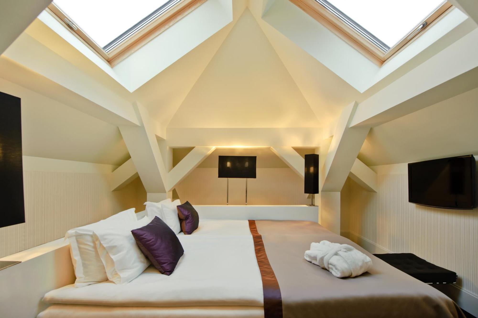 Platinum Palace Boutique Hotel & Spa Wroclaw Exterior photo A bedroom at the hotel