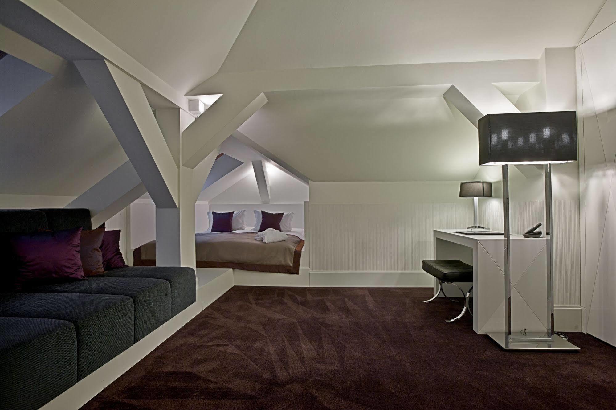 Platinum Palace Boutique Hotel & Spa Wroclaw Room photo A suite at the hotel