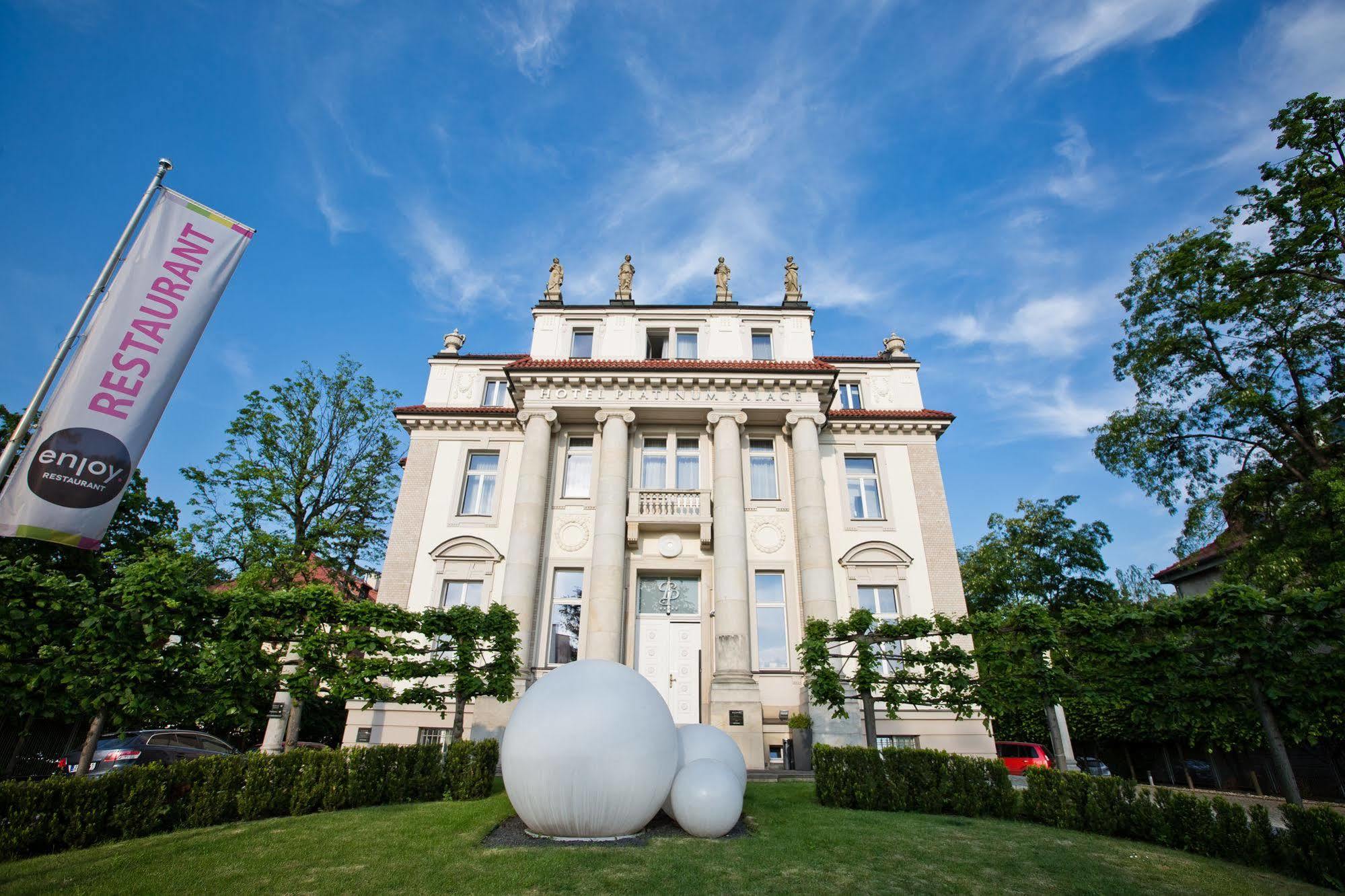 Platinum Palace Boutique Hotel & Spa Wroclaw Exterior photo Villa Merano